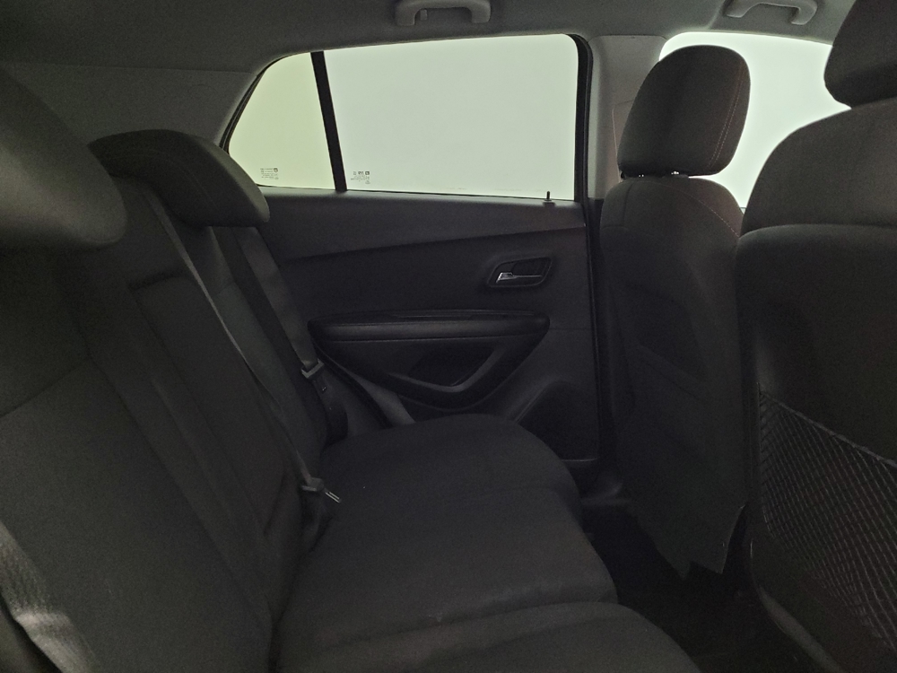 2021 Chevrolet Trax LS - Photo 15