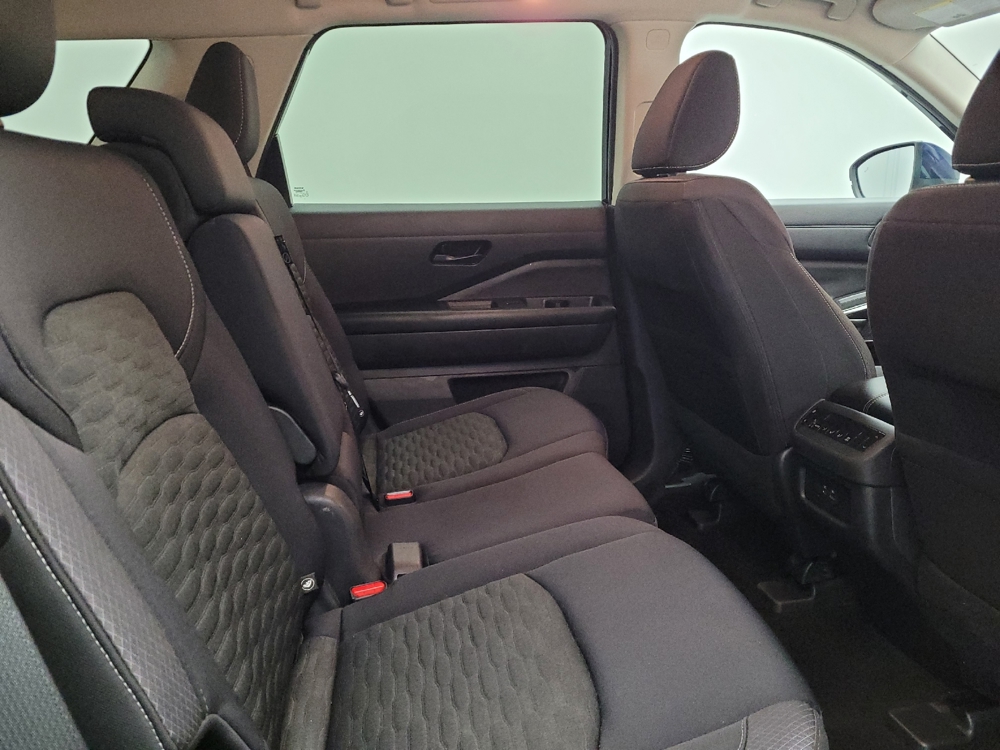 2023 Nissan Pathfinder SV - Photo 15