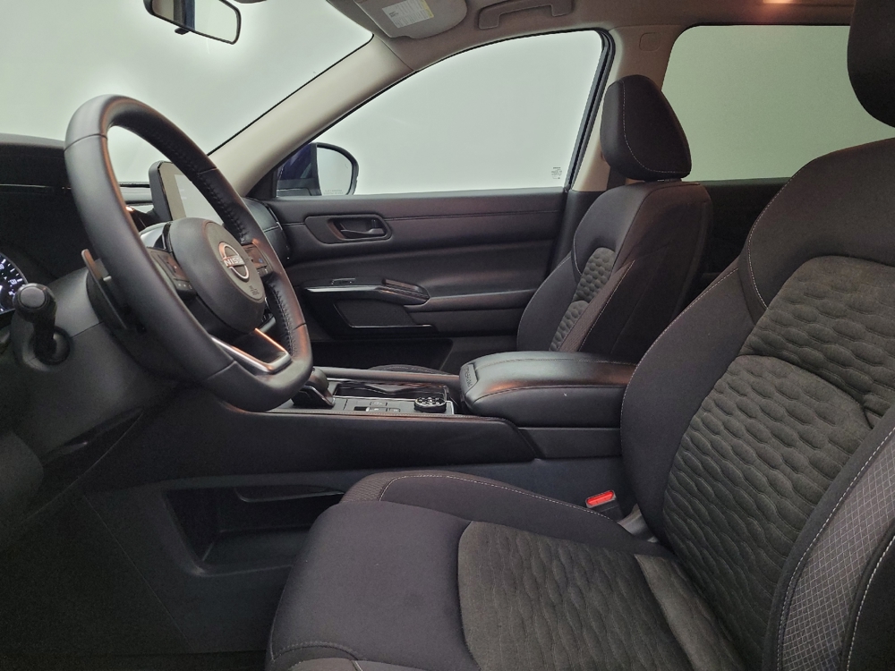 2023 Nissan Pathfinder SV - Photo 13