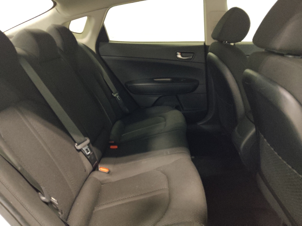 2019 Kia Optima LX - Photo 15