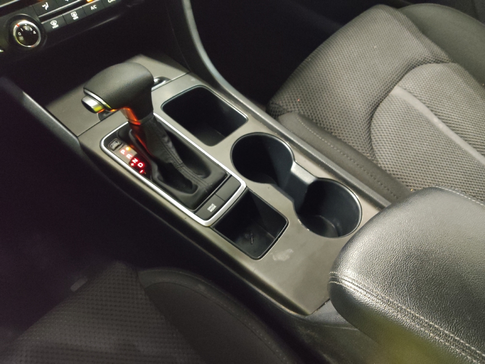 2019 Kia Optima LX - Photo 20