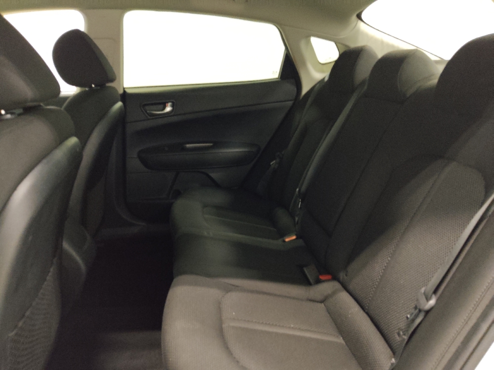 2019 Kia Optima LX - Photo 14