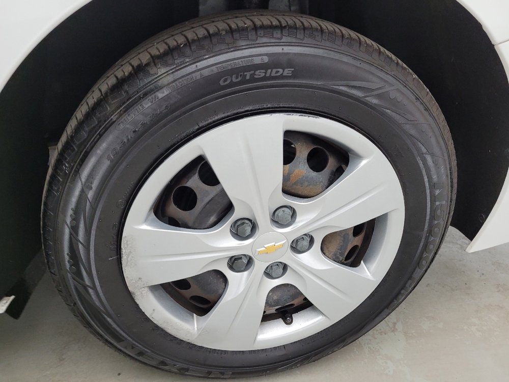 2018 Chevrolet Cruze LS - Photo 24