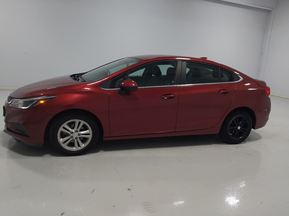 2018 Chevrolet Cruze LT - Photo 2