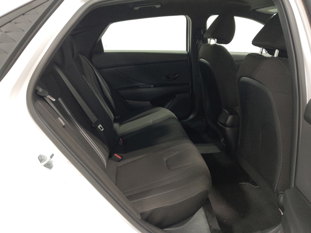2025 Hyundai Elantra SEL - Photo 15