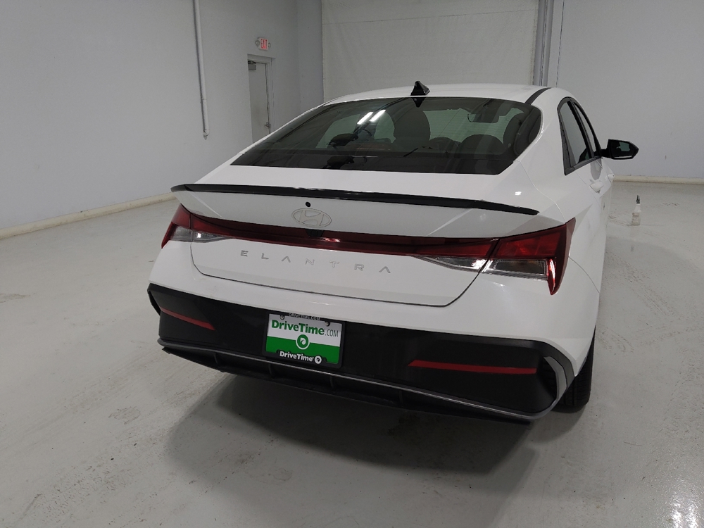 2025 Hyundai Elantra SEL - Photo 6