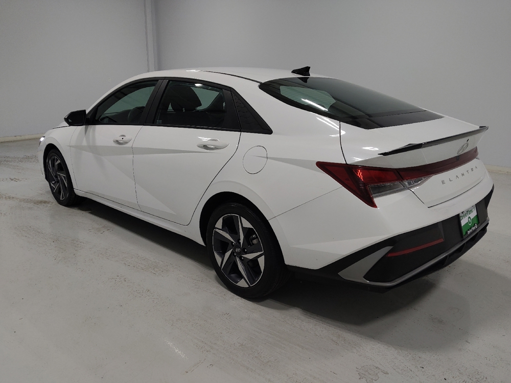 2025 Hyundai Elantra SEL - Photo 4