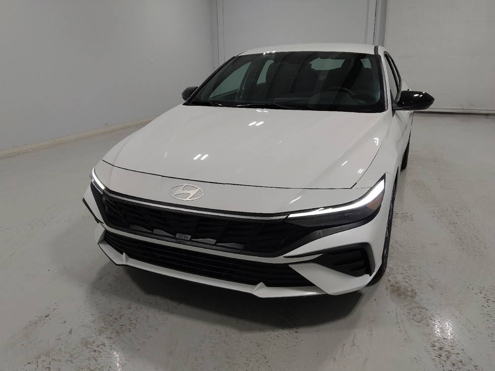 2025 Hyundai Elantra SEL - Photo 12