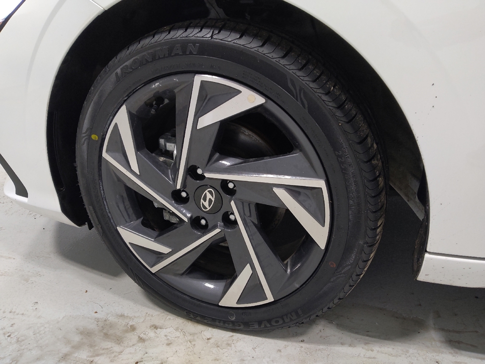 2025 Hyundai Elantra SEL - Photo 24
