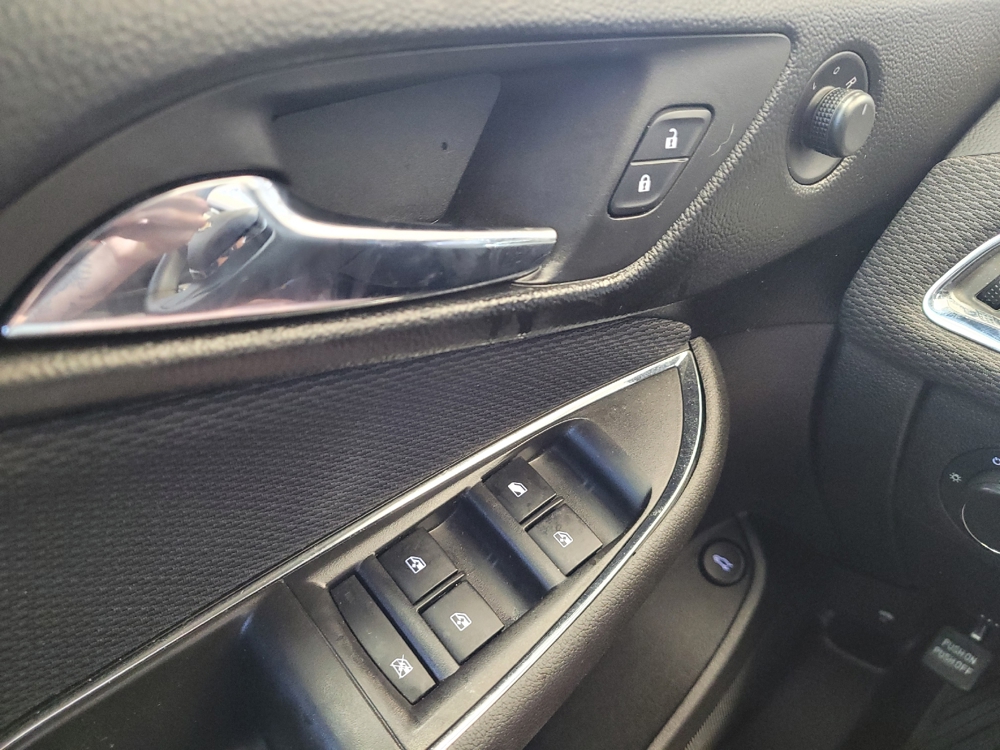 2017 Chevrolet Cruze LS - Photo 21