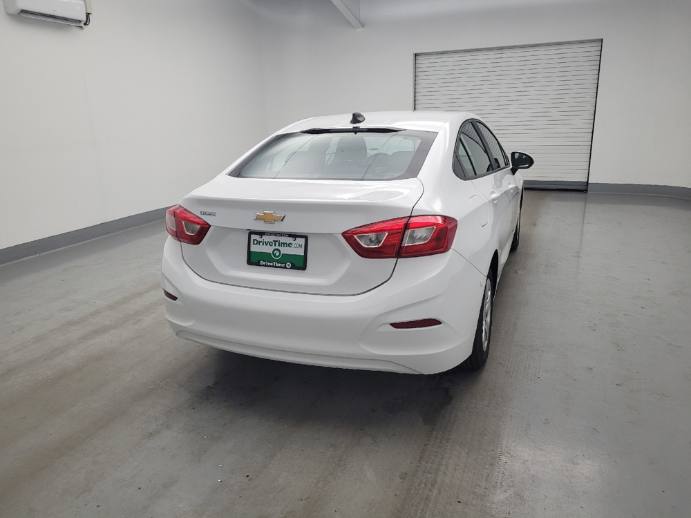 2017 Chevrolet Cruze LS - Photo 6