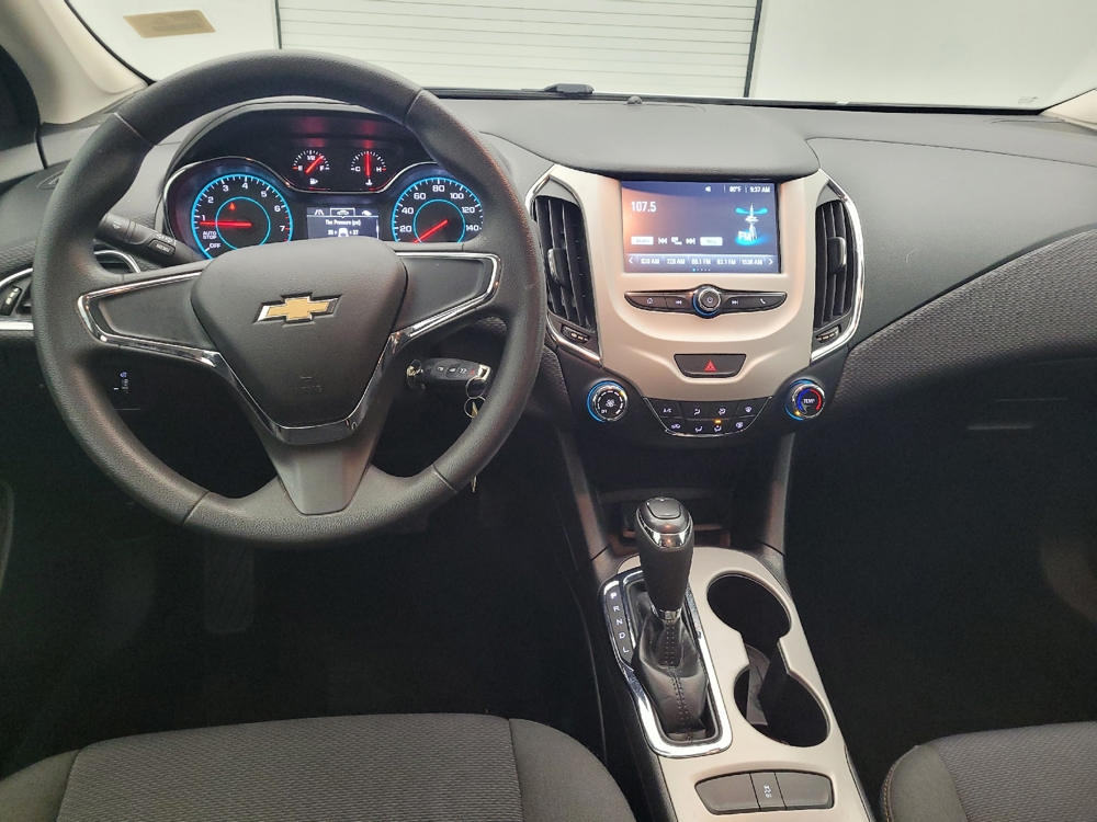 2017 Chevrolet Cruze LS - Photo 17