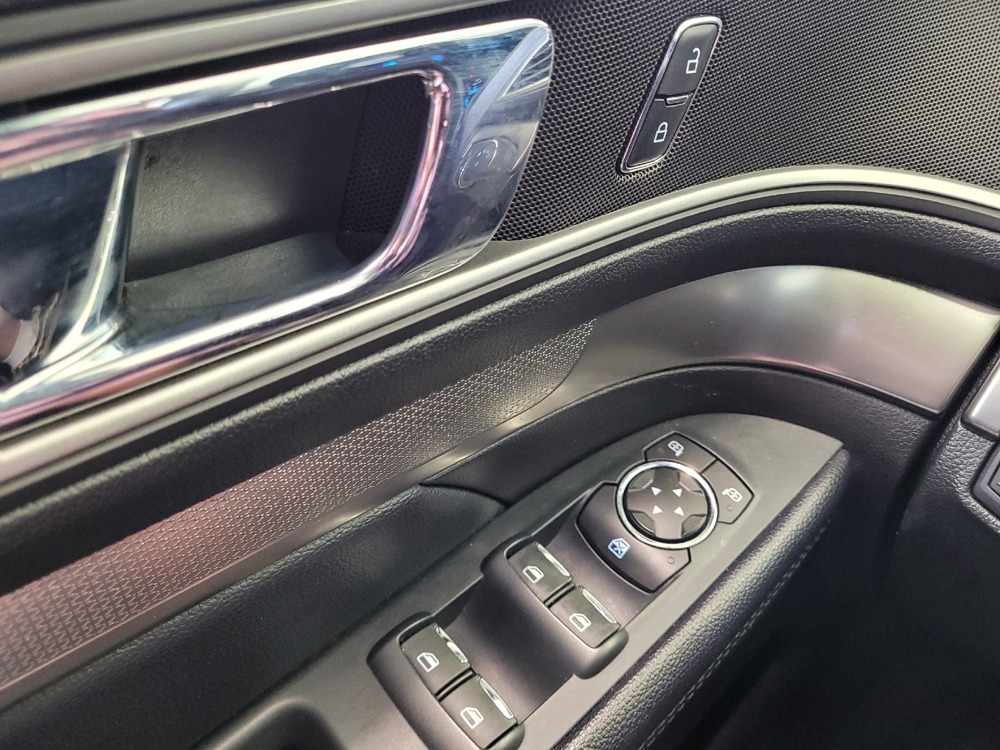 2018 Ford Explorer XLT - Photo 21