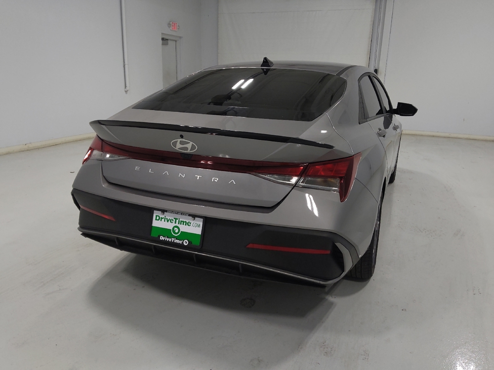 2025 Hyundai Elantra SEL - Photo 6