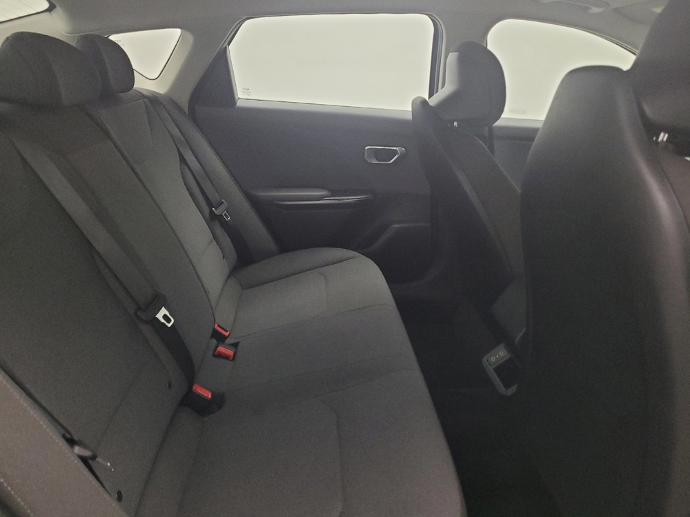 2025 Kia K4 LXS - Photo 15