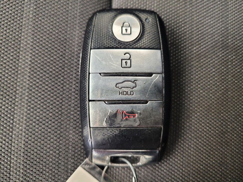 2017 Kia Forte S - Photo 25