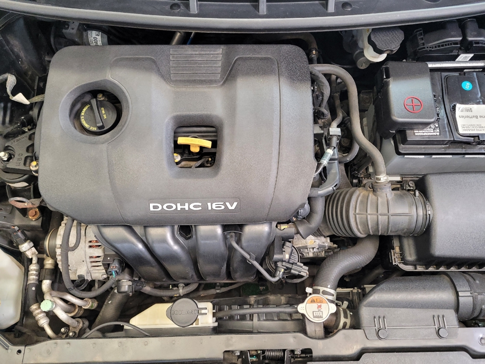 2017 Kia Forte S - Photo 23
