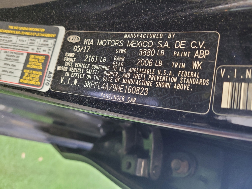 2017 Kia Forte S - Photo 26