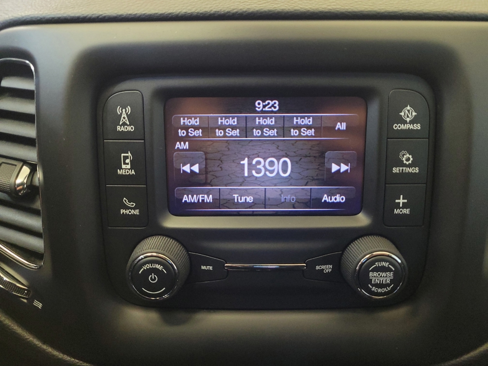 2018 Jeep Compass Latitude - Photo 19