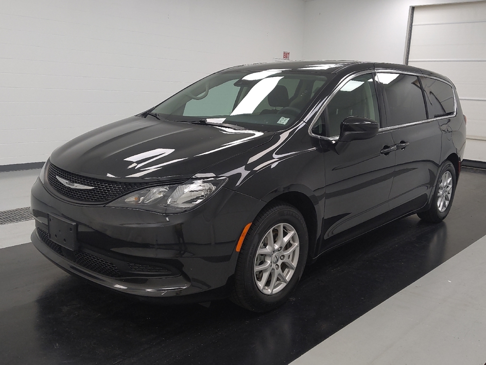 2023 Chrysler Voyager LX Van's photo