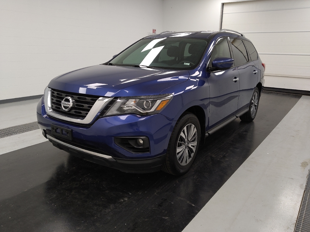 2020 Nissan Pathfinder SV's photo