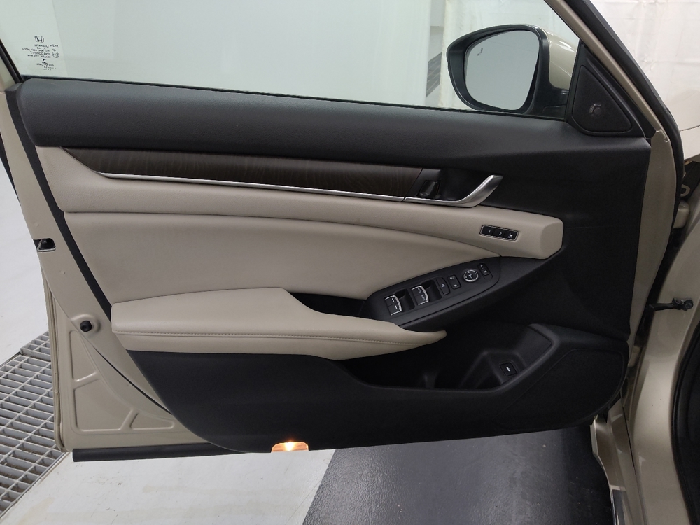 2018 Honda Accord Touring - Photo 21