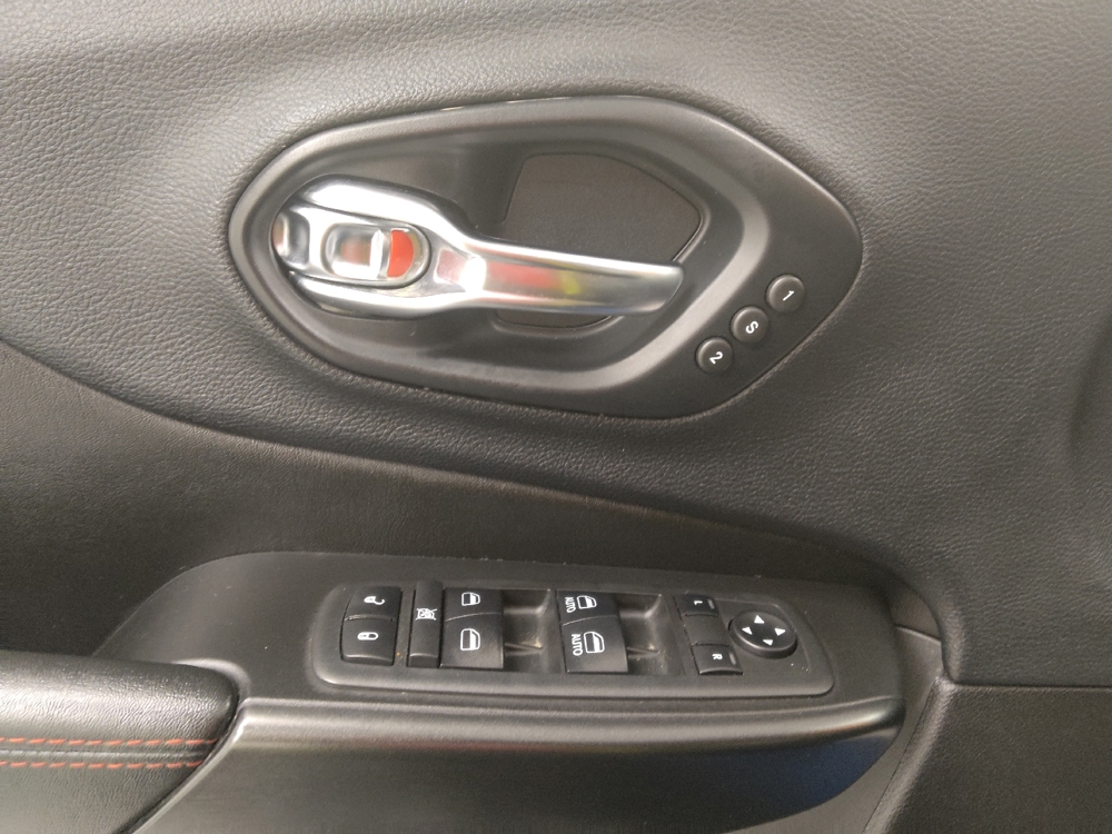 2019 Jeep Cherokee Trailhawk Elite - Photo 21