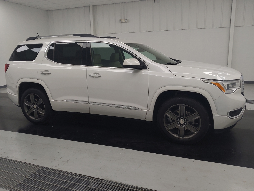 2019 GMC Acadia Denali - Photo 9