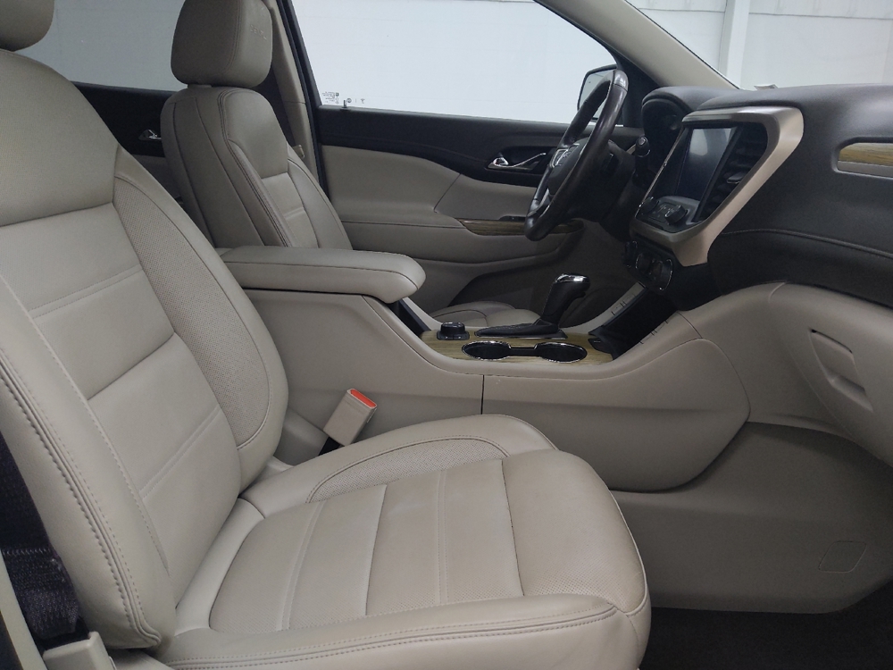 2019 GMC Acadia Denali - Photo 16