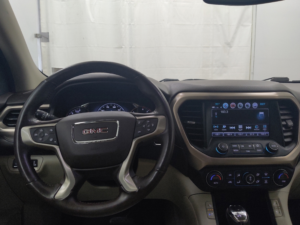 2019 GMC Acadia Denali - Photo 17