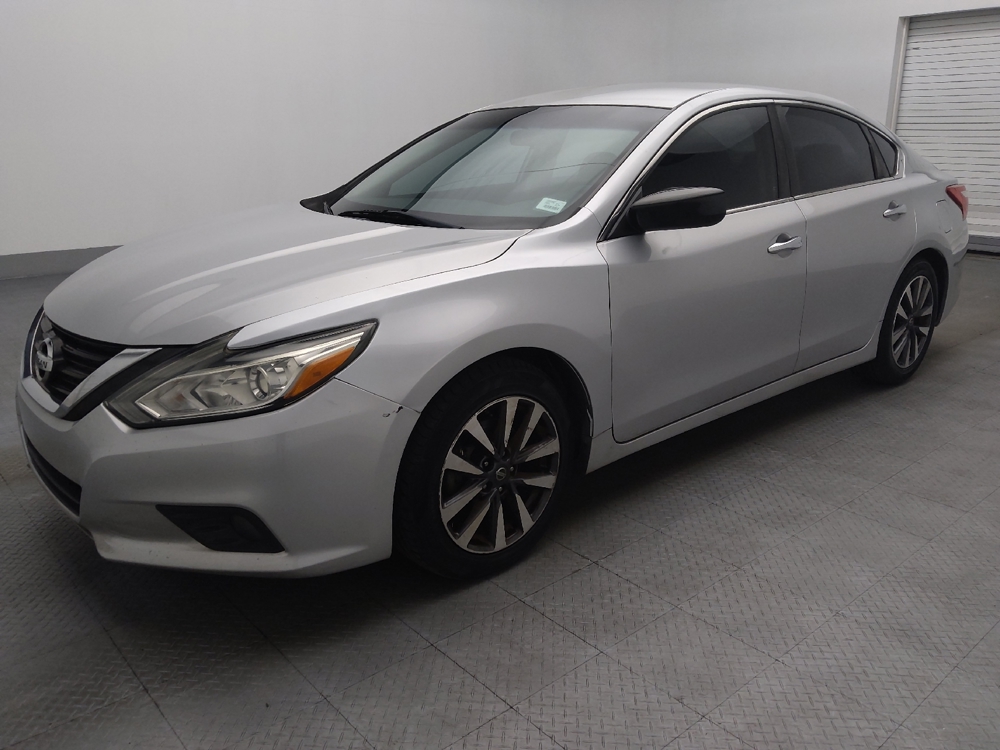 2017 Nissan Altima SV's photo