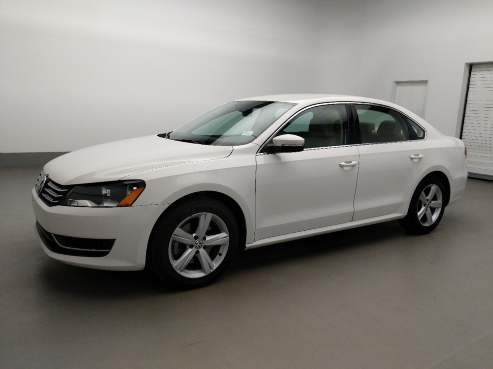 Used 2014 Volkswagen Passat Driver Front Bumper
