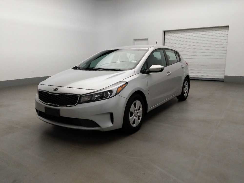 Used 2017 Kia Forte5 Driver Front Bumper