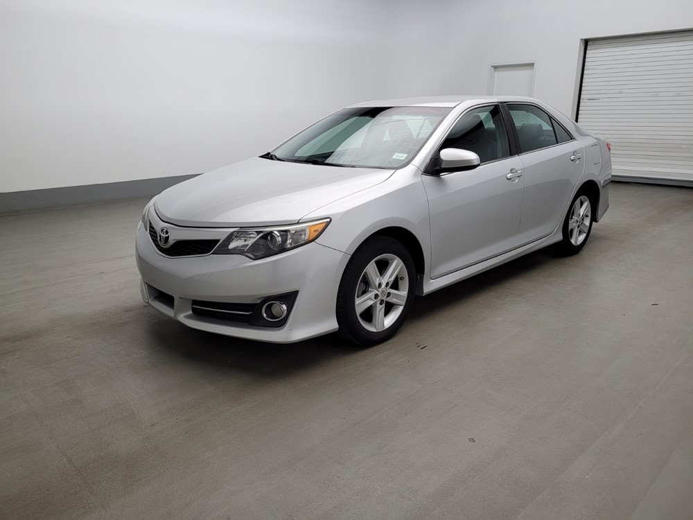 Used 2014 Toyota Camry Driver Front Bumper