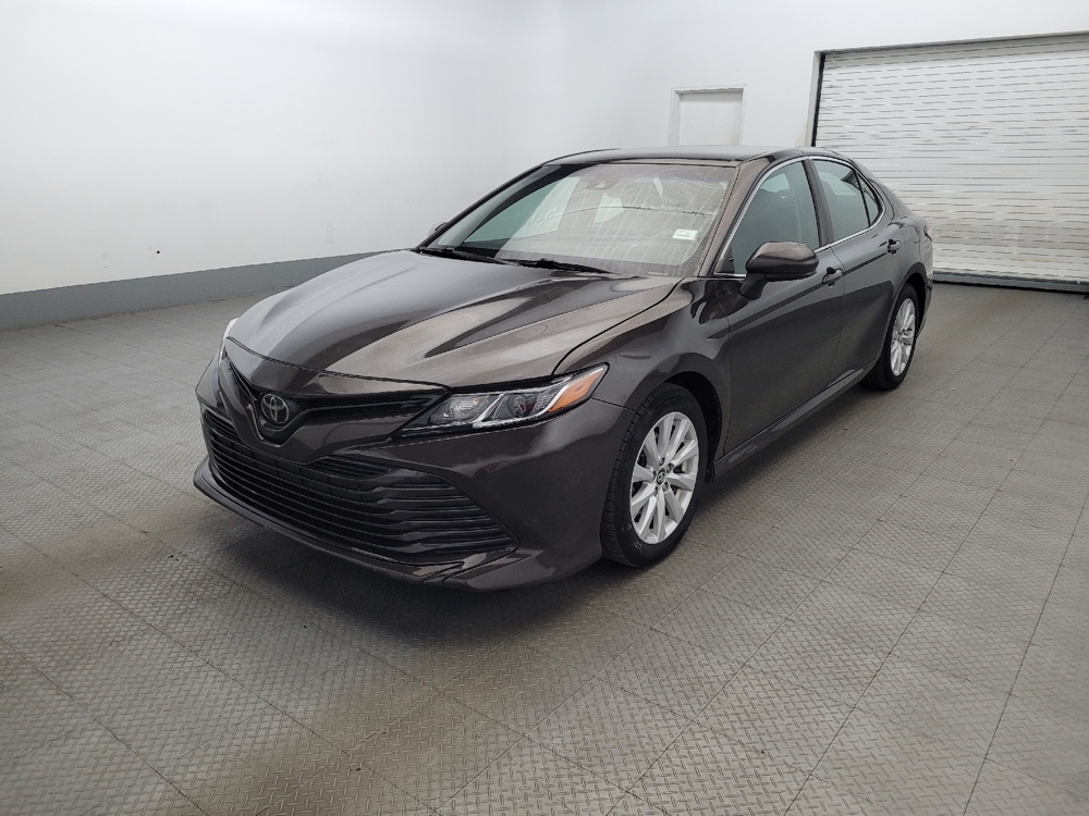 2018 Toyota Camry LE's photo
