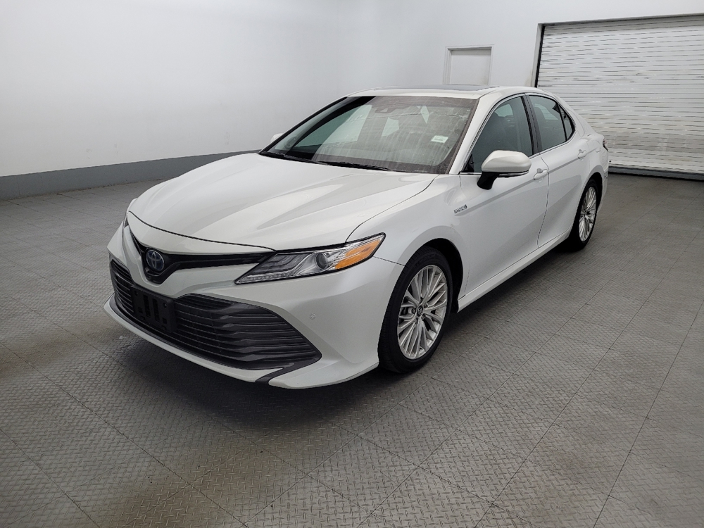 2018 Toyota Camry XLE Hybrid's photo