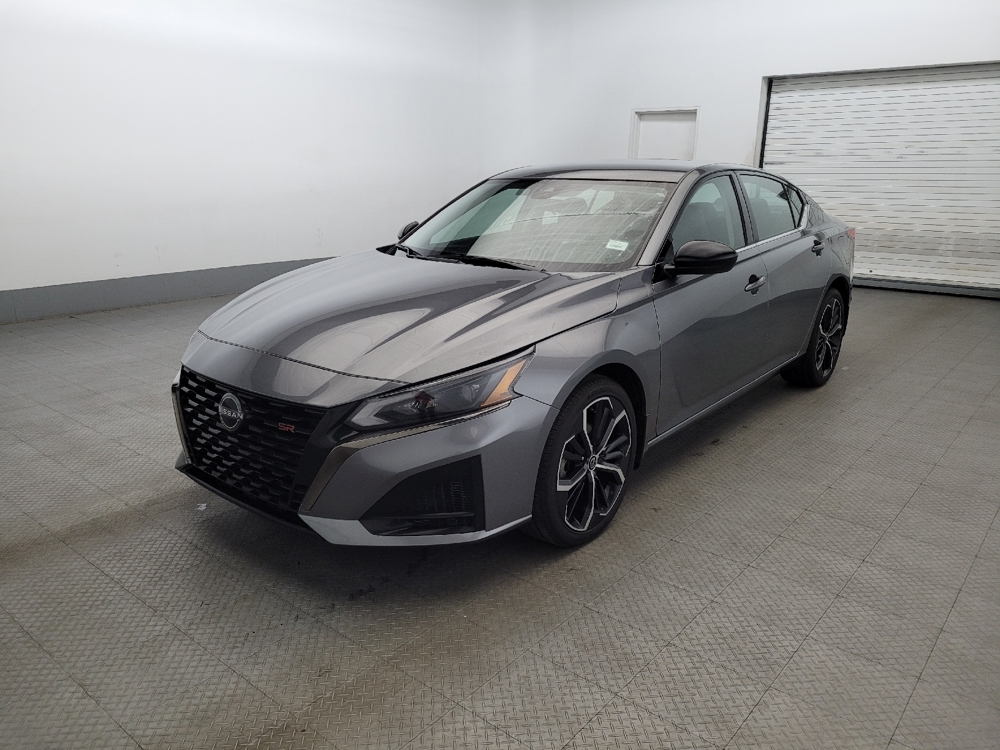 2023 Nissan Altima SR's photo