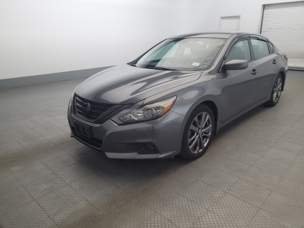 2018 Nissan Altima SR's photo