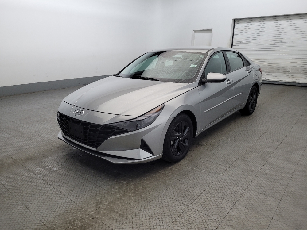 2022 Hyundai Elantra SEL's photo