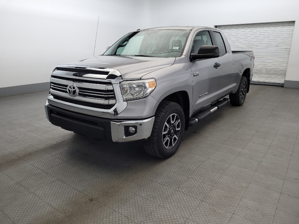 2017 Toyota Tundra SR5's photo
