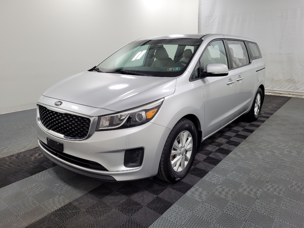 2016 Kia Sedona L's photo