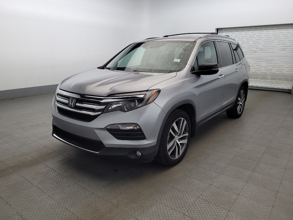 2017 Honda Pilot Elite's photo