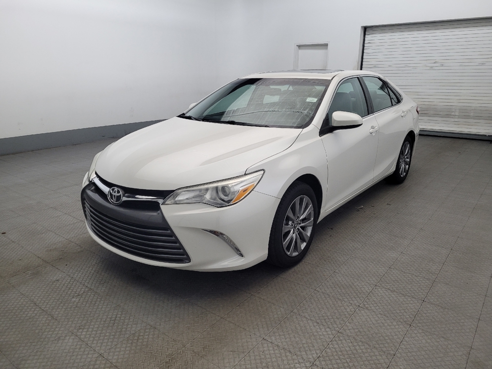 2016 Toyota Camry XLE's photo