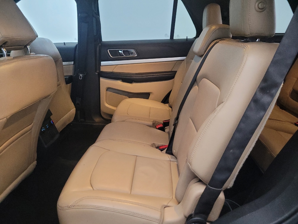 2016 Ford Explorer XLT - Photo 14