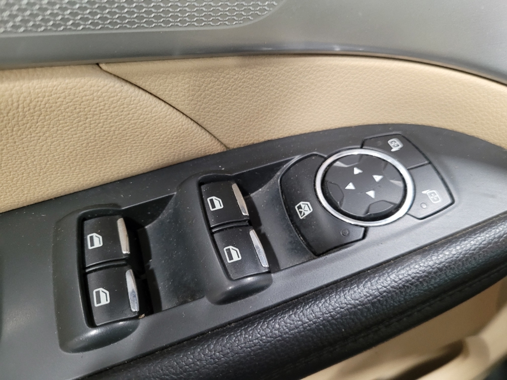 2016 Ford Explorer XLT - Photo 21