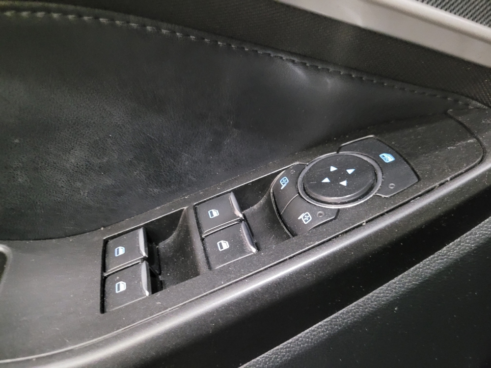 2020 Ford Explorer XLT - Photo 21