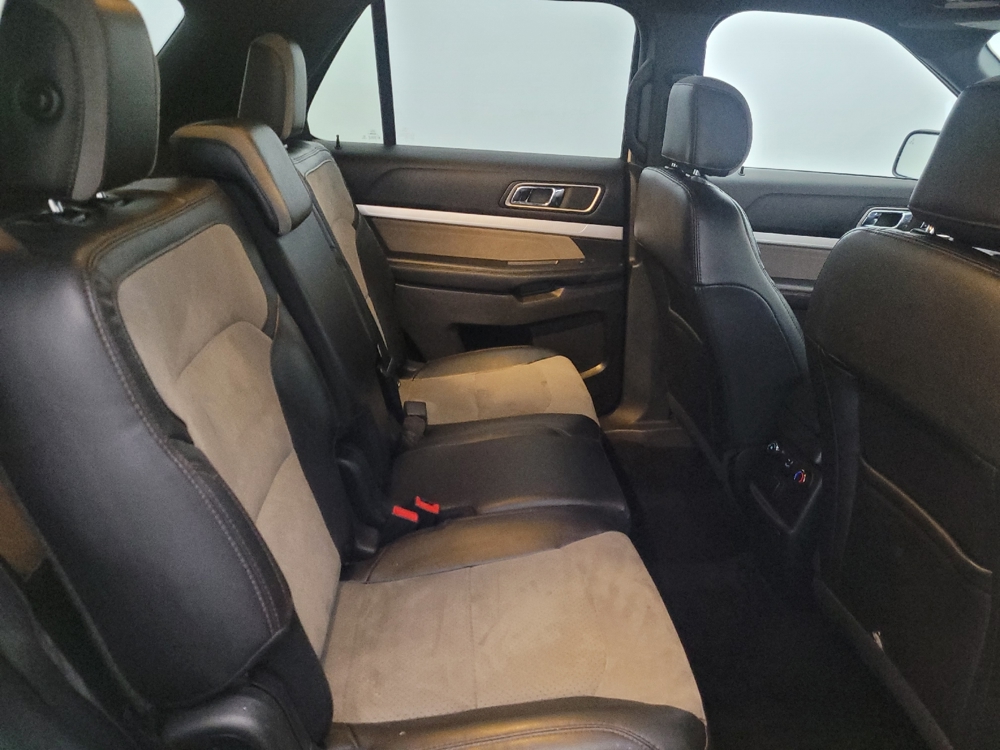 2017 Ford Explorer XLT - Photo 15