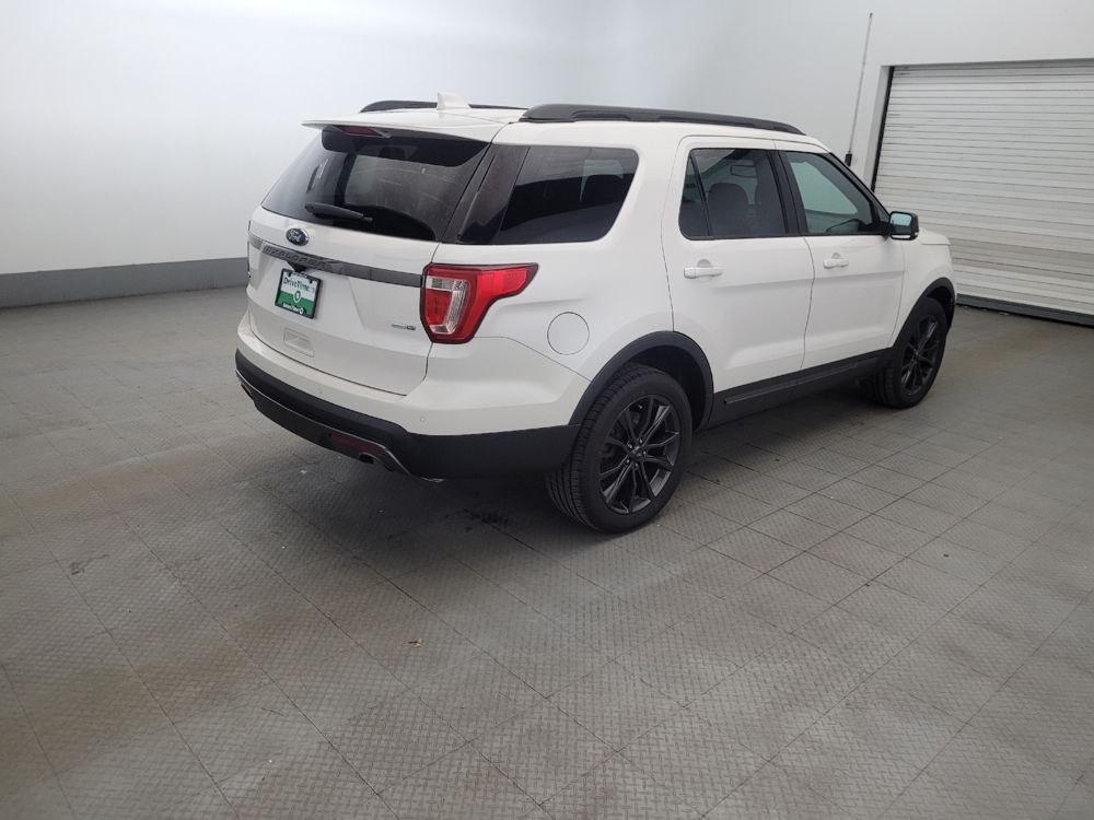 2017 Ford Explorer XLT - Photo 7