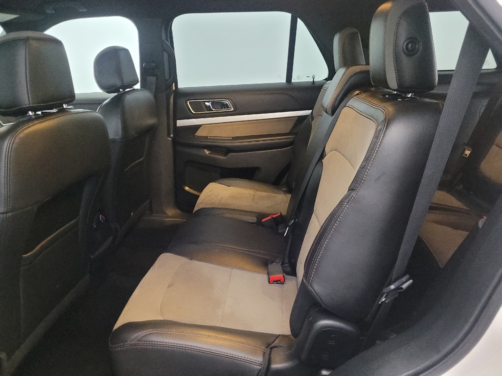 2017 Ford Explorer XLT - Photo 14