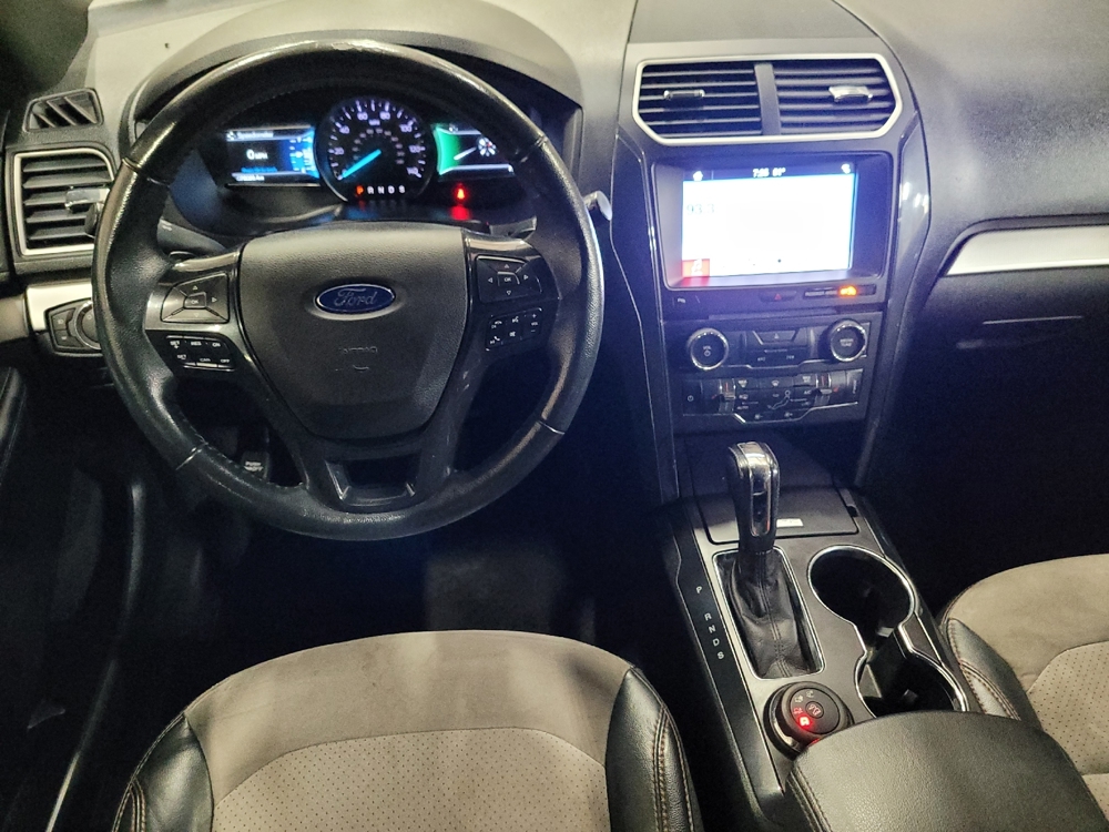 2017 Ford Explorer XLT - Photo 17